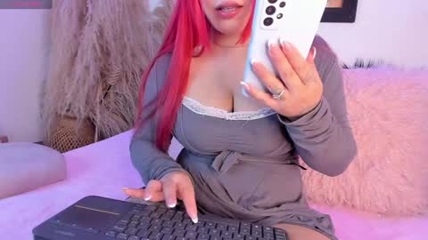 Snapshot of carla_wet18 chatting on January 25, 2025, 3:51 am Carla Wet18 online show from January 25, 2025, 3:51 am