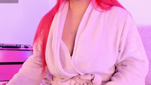 Snapshot of carla_wet18 chatting on October 7, 2025, 1:08 pm Carla Wet18 online show from October 7, 2025, 1:08 pm