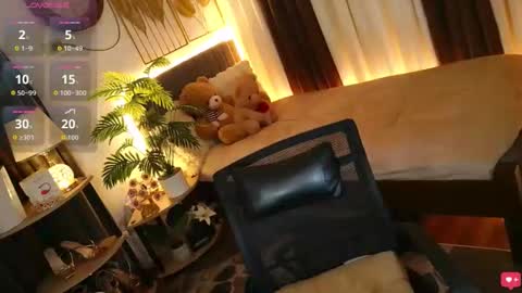 CARLA online show from November 16, 2025, 4:23 pm