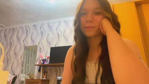 Snapshot of carleegarbutt chatting on July 4, 2026, 4:02 pm Sally online show from July 4, 2026, 4:02 pm