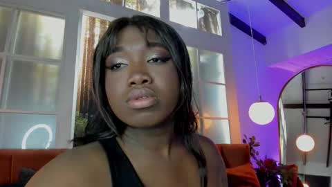 Snapshot of carliemoss chatting on October 6, 2025, 7:33 pm    online show from October 6, 2025, 7:33 pm