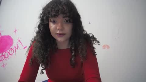 Snapshot of carlii1 chatting on December 1, 2025, 5:45 am carlii1 online show from December 1, 2025, 5:45 am