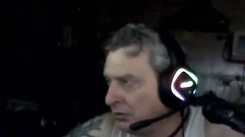 carlos712009 online show from April 11, 2026, 7:13 am