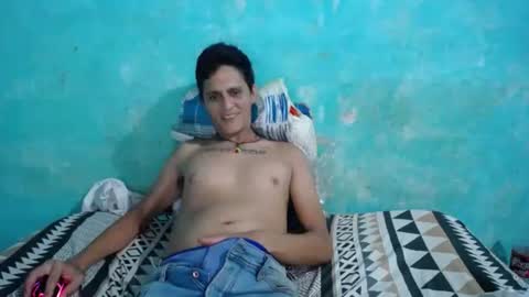 carlos_steven online show from April 21, 2026, 4:41 am