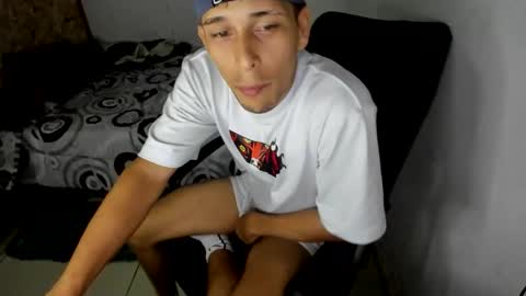 Snapshot of carlossmi01 chatting on October 13, 2025, 2:44 am carlossmi01 online show from October 13, 2025, 2:44 am