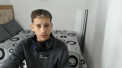 Snapshot of carlossmi01 chatting on October 22, 2025, 2:06 pm carlossmi01 online show from October 22, 2025, 2:06 pm