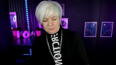 Carmen online show from November 25, 2025, 8:53 pm