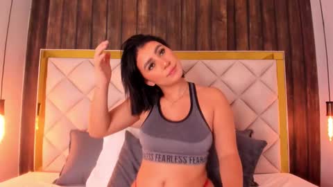 caro_giraldo_ online show from November 27, 2025, 12:07 pm