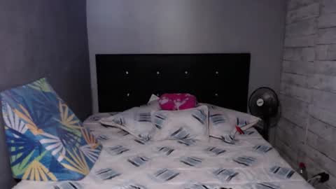 Caro milf  online show from November 8, 2025, 7:01 pm