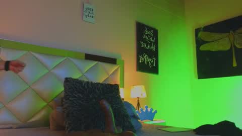 Snapshot of caro_zapata chatting on December 4, 2024, 12:03 pm Carolina online show from December 4, 2024, 12:03 pm