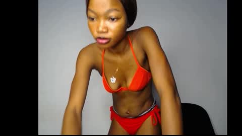 caroline online show from November 26, 2025, 4:46 am