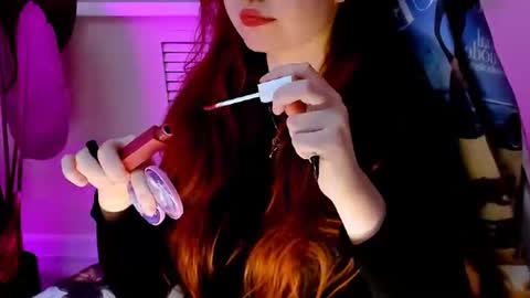 Snapshot of carol_carmen chatting on June 18, 2026, 12:55 am Carol online show from June 18, 2026, 12:55 am