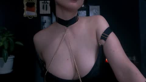 carolaird online show from November 22, 2025, 9:47 pm