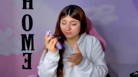 Snapshot of carolay759687 chatting on February 27, 2025, 2:32 am carolay759687 online show from February 27, 2025, 2:32 am