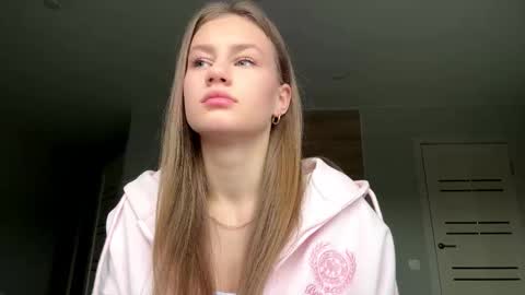 Lisa online show from December 19, 2025, 10:33 am