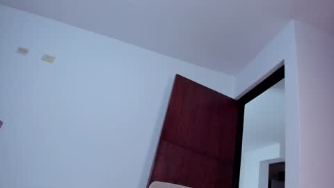 Caroline online show from December 18, 2024, 6:35 pm