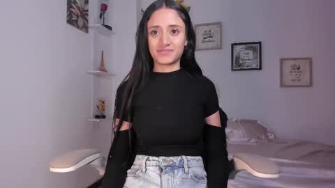 Caroline online show from February 10, 2025, 12:30 am