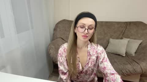 Carolin online show from November 20, 2025, 5:23 pm