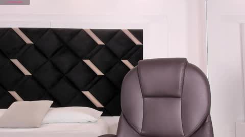 carolina_evannss online show from May 11, 2026, 3:56 am
