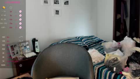 Snapshot of carolina_zaens chatting on February 20, 2025, 5:29 pm carolina_zaens online show from February 20, 2025, 5:29 pm