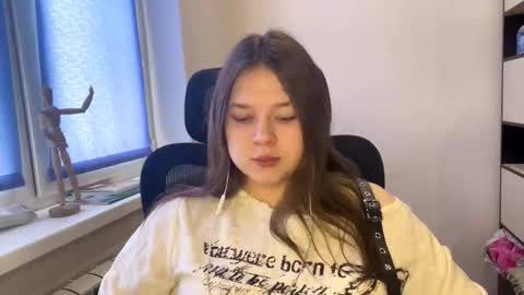 Snapshot of carolindueno chatting on March 1, 2026, 7:54 am carolindueno online show from March 1, 2026, 7:54 am