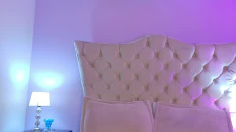 Caroline online show from May 27, 2026, 1:57 am