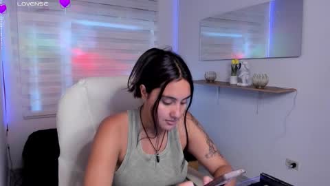 caroline_rodriguez_9 online show from February 22, 2026, 3:43 pm