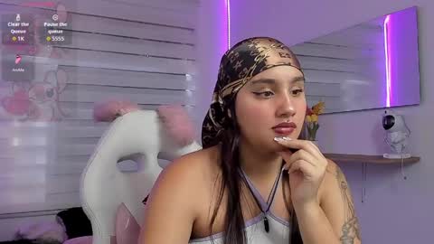 caroline_rodriguez_9 online show from May 26, 2026, 7:10 pm