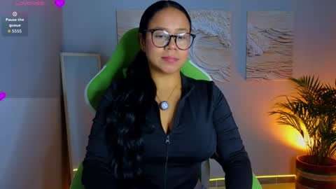 Caroline  online show from May 13, 2026, 3:15 am