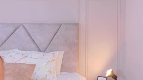 Caroline online show from April 10, 2026, 4:17 am