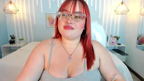 Carolinee  online show from January 16, 2026, 2:04 am