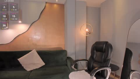 Caro online show from January 3, 2025, 2:08 pm