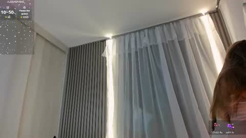 Snapshot of carolinegrace_ chatting on June 17, 2026, 11:05 pm Caro online show from June 17, 2026, 11:05 pm