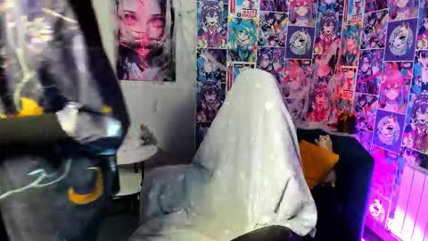 CarolineRichter online show from October 27, 2025, 3:32 am