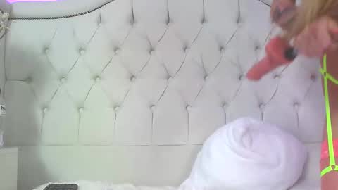 Snapshot of carolinesampaio chatting on November 19, 2025, 5:57 pm carolinesampaio online show from November 19, 2025, 5:57 pm