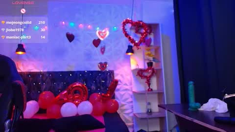 Snapshot of carolinescoth_dl chatting on February 20, 2025, 10:04 pm Caroline Scoth online show from February 20, 2025, 10:04 pm