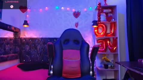 Snapshot of carolinescoth_dl chatting on March 12, 2025, 6:55 pm Caroline Scoth online show from March 12, 2025, 6:55 pm