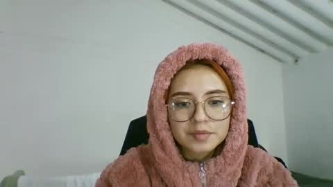 carolinnapinkman online show from April 29, 2026, 8:26 pm
