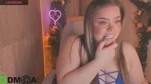 caroll_li online show from February 6, 2025, 12:43 am