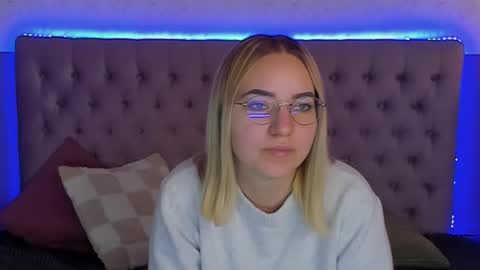 Snapshot of carollflexx chatting on November 5, 2025, 9:20 am CarollFlexx online show from November 5, 2025, 9:20 am