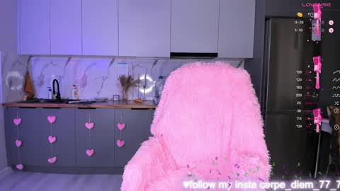 Snapshot of carpe_diemmm chatting on December 16, 2024, 2:36 am Yummi online show from December 16, 2024, 2:36 am