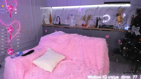 Snapshot of carpe_diemmm chatting on January 2, 2025, 12:23 am Yummi online show from January 2, 2025, 12:23 am