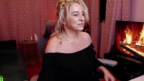 Carrie online show from December 3, 2025, 4:53 am