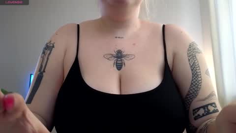 Casey Robbins online show from November 8, 2025, 7:52 am