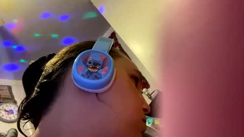 Snapshot of cashcoupllle chatting on October 19, 2025, 9:59 pm Cash Couple online show from October 19, 2025, 9:59 pm