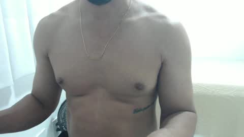 Snapshot of cashmastermuscle77 chatting on February 2, 2025, 1:52 pm cashmastermuscle77 online show from February 2, 2025, 1:52 pm