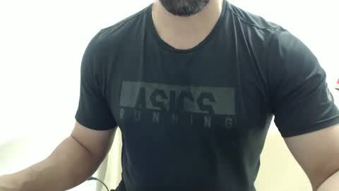 Snapshot of cashmastermuscle77 chatting on September 18, 2025, 12:12 am cashmastermuscle77 online show from September 18, 2025, 12:12 am