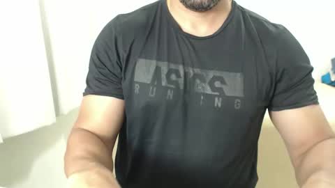 cashmastermuscle77 online show from December 15, 2025, 11:20 pm