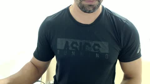 Snapshot of cashmastermuscle77 chatting on July 9, 2026, 12:04 am cashmastermuscle77 online show from July 9, 2026, 12:04 am