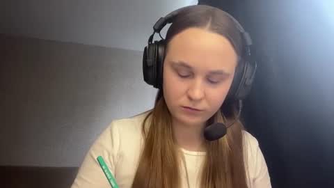 Snapshot of casseymam chatting on July 6, 2026, 10:12 am Elisabeth online show from July 6, 2026, 10:12 am